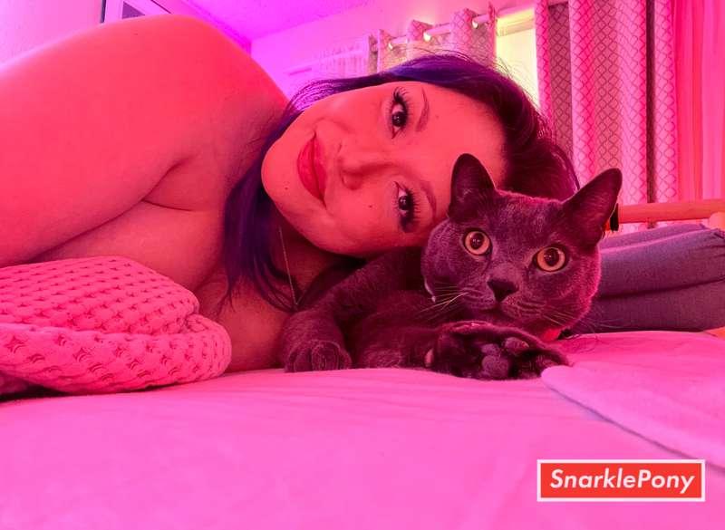 I’m in ur bed
Snugglin up on a pussy 
😸😻
#ijusthadsex
