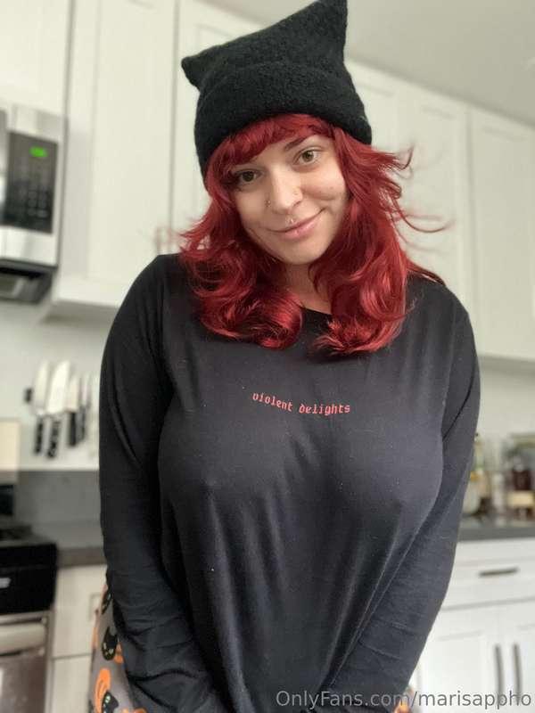 Chilly morning titties 💖Also hi friends! I have been pretty ..