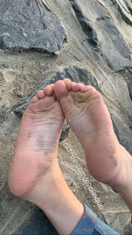 Do you like my dirty soles? Or clean soles? I don’t know.. w..