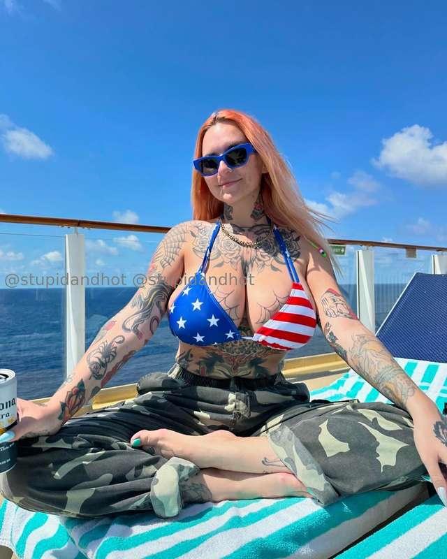 stupiderandhotter image #1