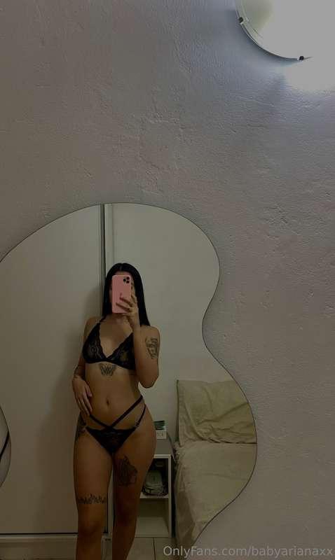 ## Am i sexy? 🖤😈 Talk to me in private messege 🫦
