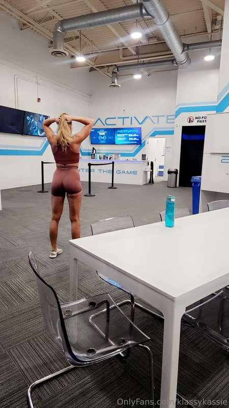 Curious about the girl behind the photos?  During the GFE yo..
