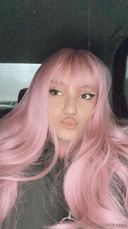 Do I look good in this hair?