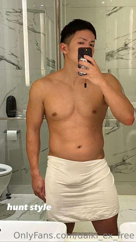 台湾でノーパンバスタオルパーティに行ってきました。
I went to Taiwan club, towel style..