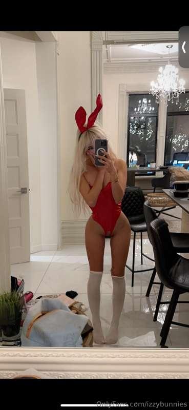 Your bunny girl is here <3
