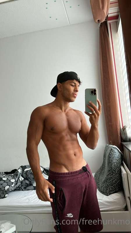 check my main page for a discounted subscription😉

**@hunkmo..