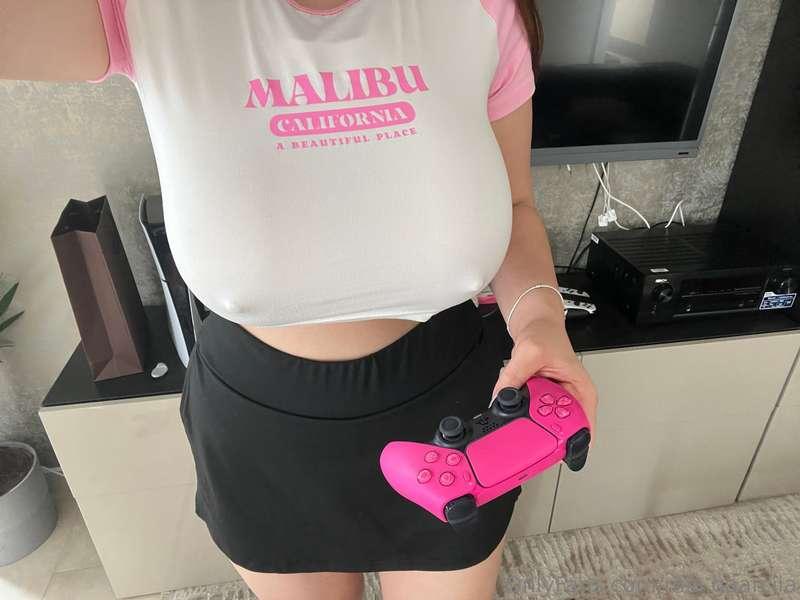 Calling all gamers out there please dont forget to take a ba..