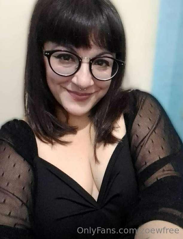 #### Your sexy & nerdy librarian😏 I'm ready to teach you eve..