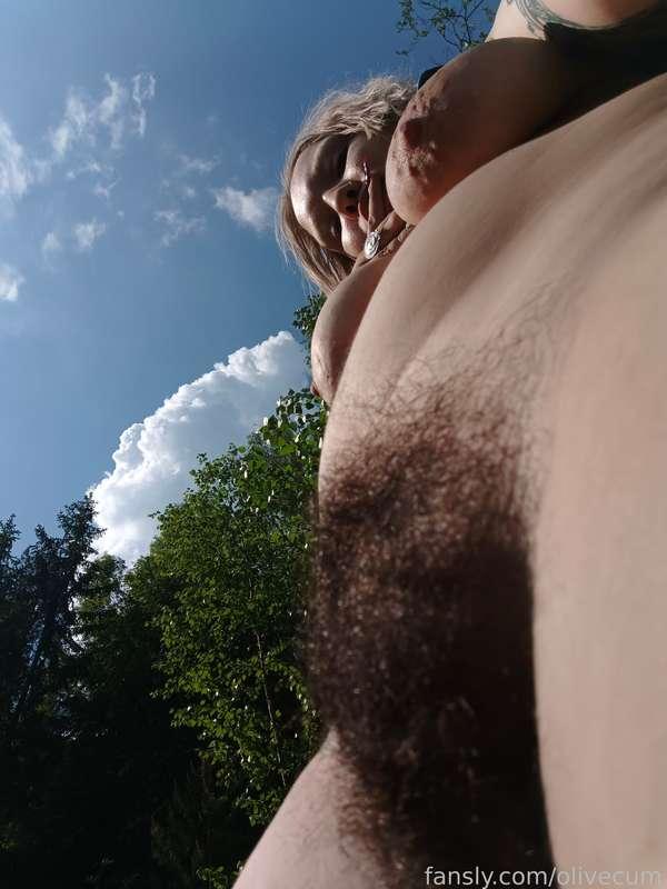 🧚‍♂️ Forest Fairy: Special photo shoot 💫✨

I love my shapes against the green forest background...
#Nature and I are in perfect harmony!🌲


#bigboobs #bigtits #tits #fyp #bush #hairypussy #curvy #hairy #tummy #outdoor