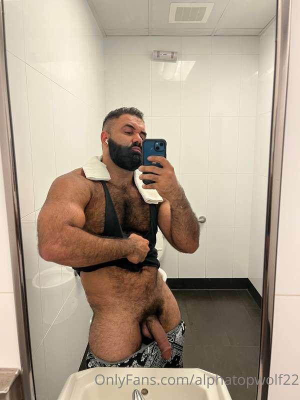 Got horned up at the gym and thought I’d share it with my am..