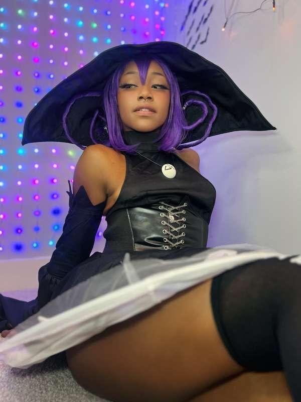 Shall I cast a spell on you? 💜🪄