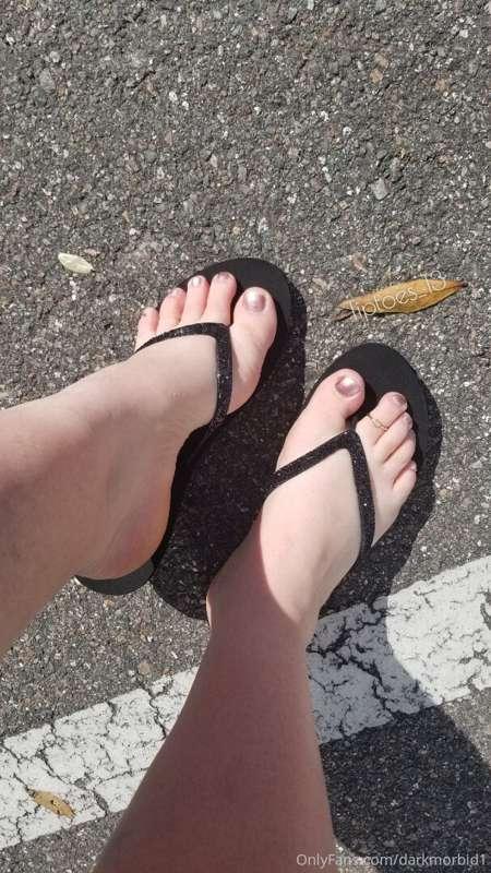 New flip flops who dis 🤪