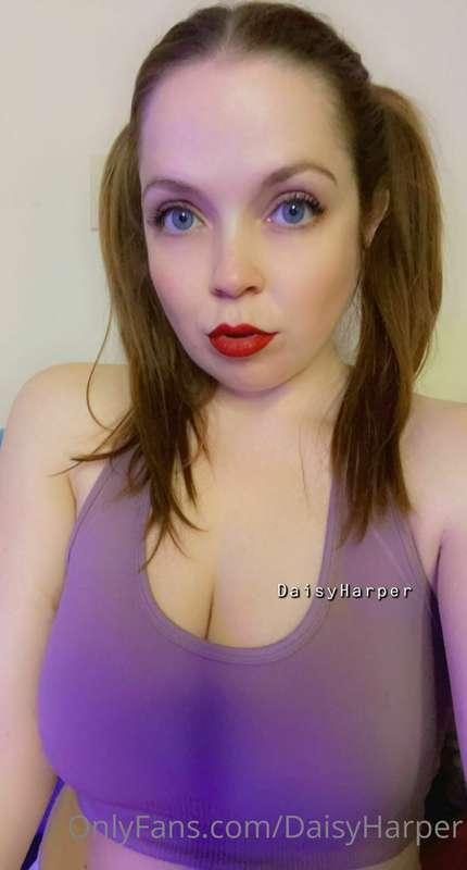 Does anyone want to have fun with me right now?😝