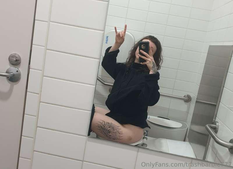 Not sure who is into bathroom stuff but happy monday! 😉