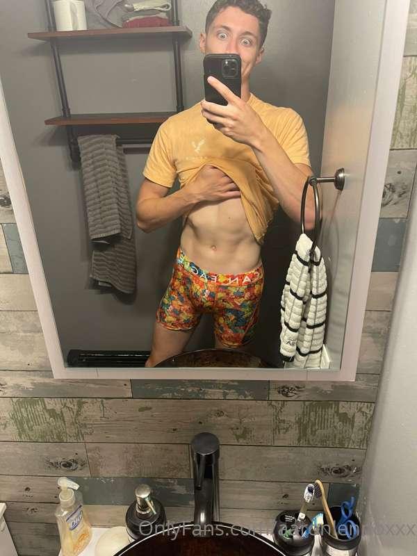 What is the most attractive part of the body 🤔 I personally ..