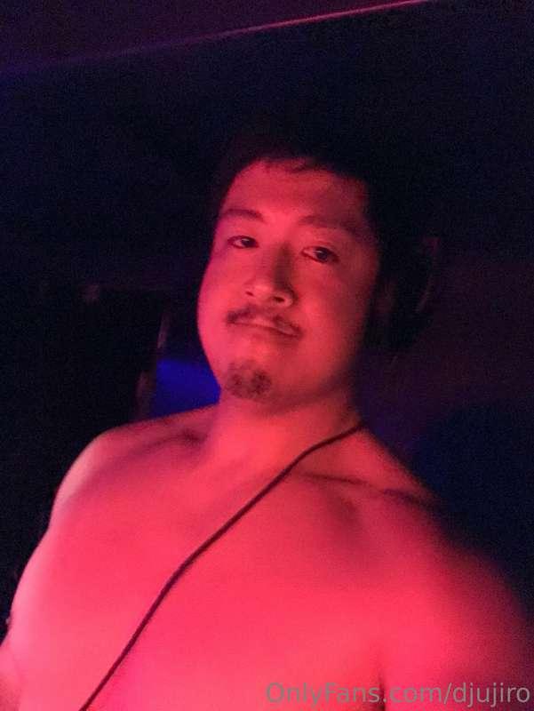 DJ