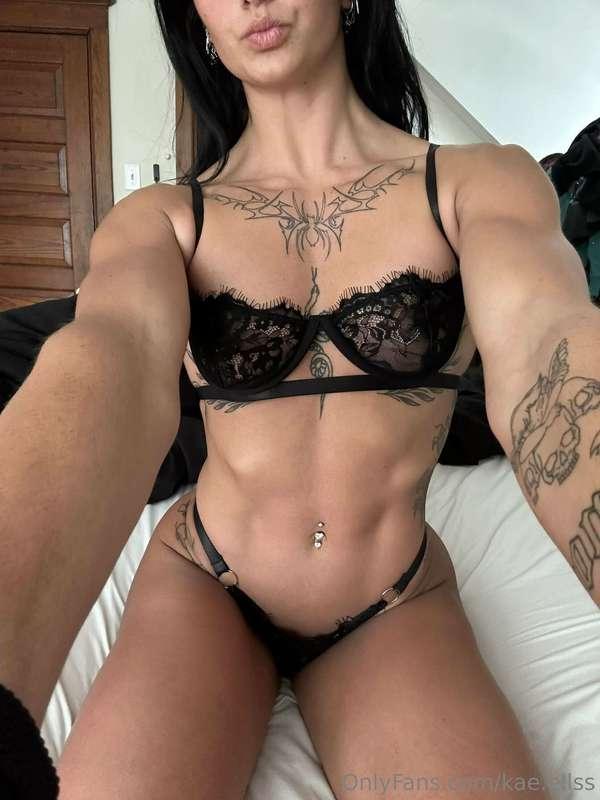 Your dm’s looking real sexy rn😈😘