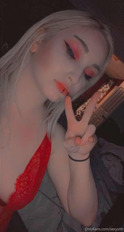 Catch me live in an hour