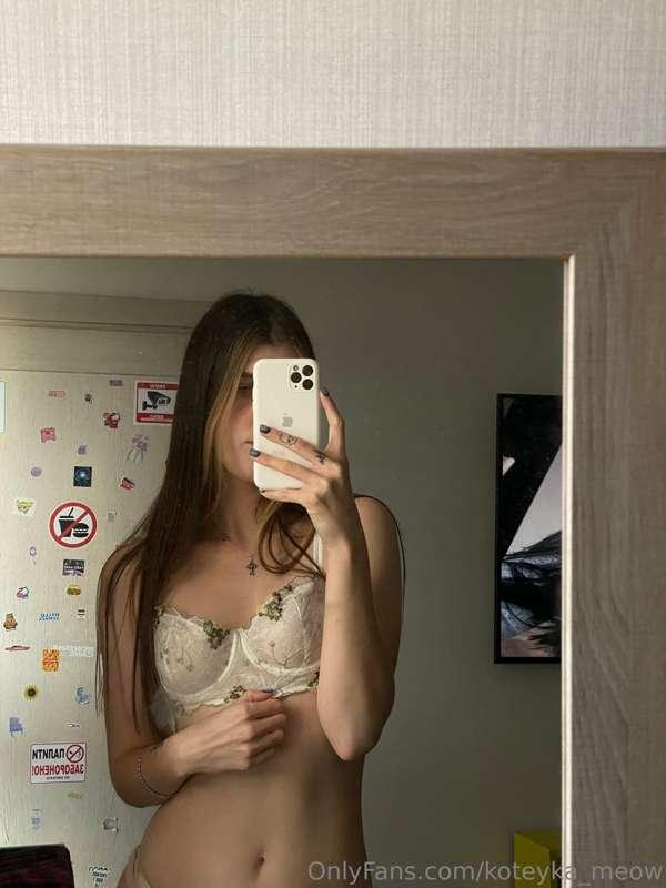 I love beautiful lingerie, but it’s better without it💋💅😌