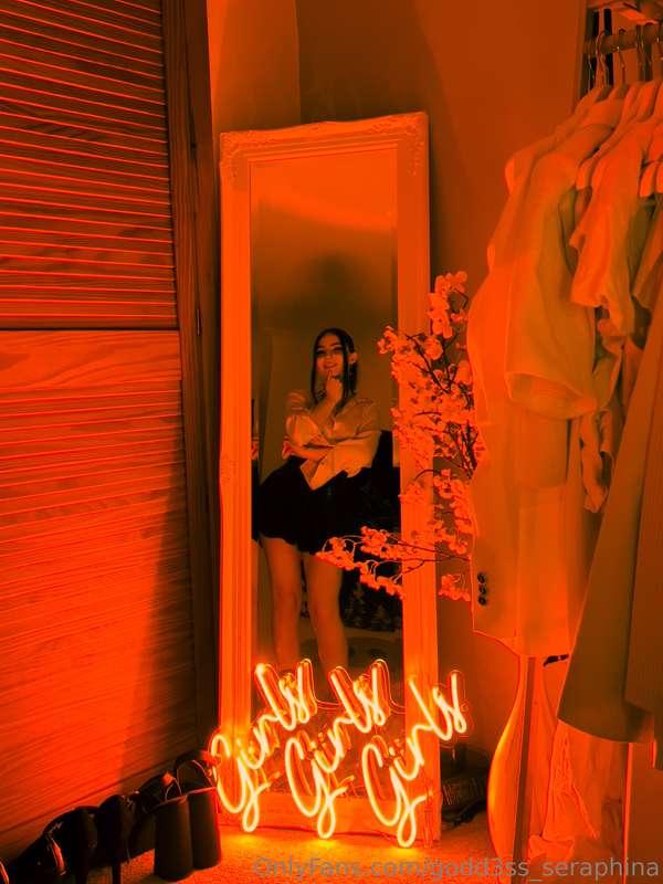 godd3ss_seraphina image #0