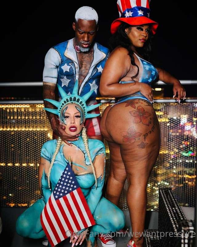 THR⭕️WBACK ❗️✨MISS 🅰️MERICA🇺🇸 AND MISS LIBERTY🗽WANTED M⭕️NEY..