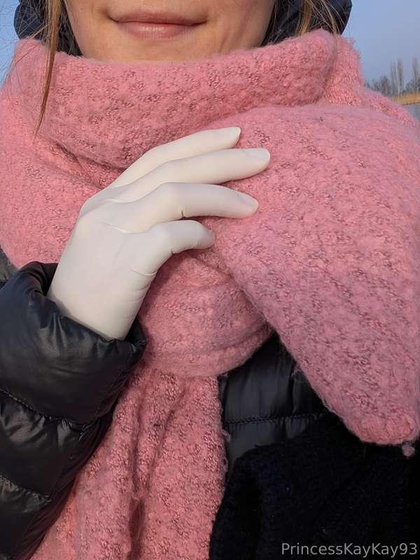I've been enjoying casual gloves this weekend! Yesterday I d..