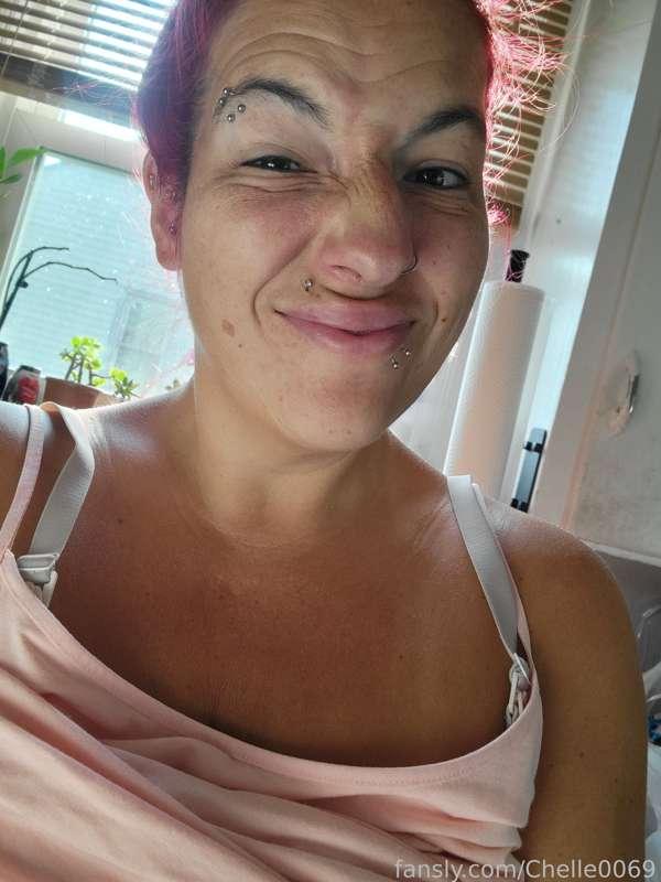 This is my 'I'm tired of blowing my nose face'

My poor nose is so red 😭
#redhead #MILF