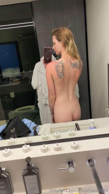 In LOVE ❤️ with this hotel shower…should’ve joined me😚