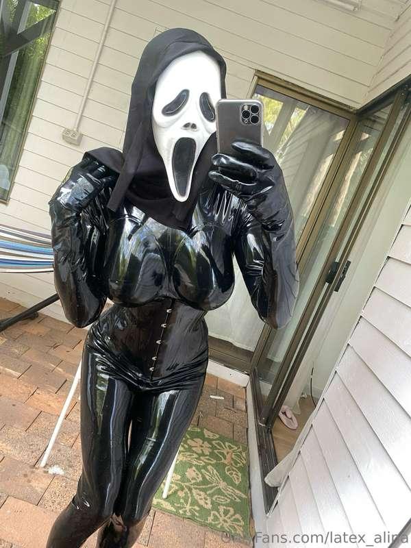 Are you afraid of ghosts? 😏