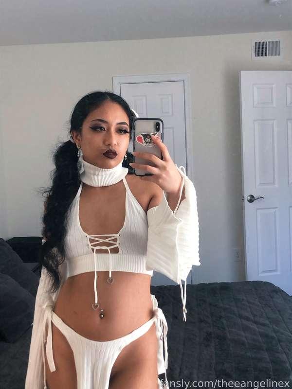 theeangelinex image #5