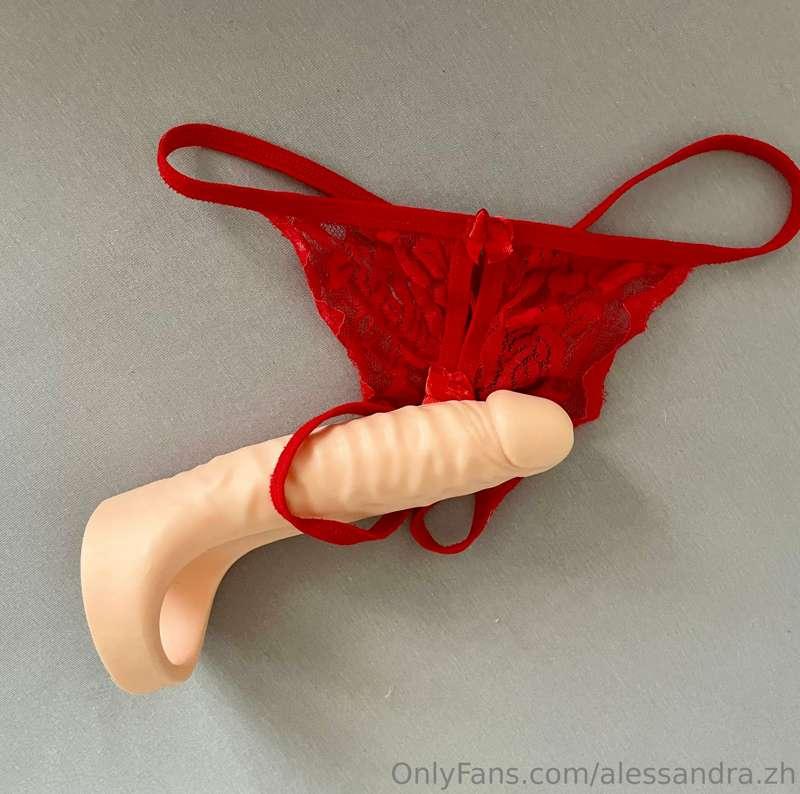 Wanna see me using my fav dildo👅💦 DM honey and i do what you..