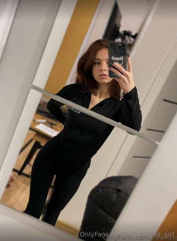 🍭FREE🍭FREE🍭FREE🍭At first glance a petite and cute girl @kira..
