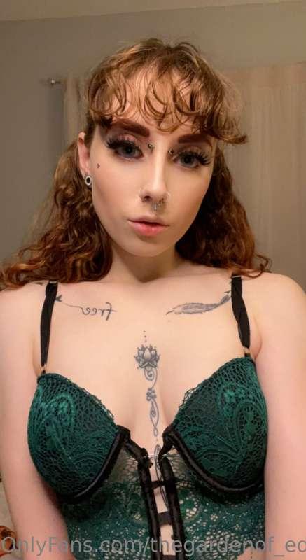 Comment "Yes mommy" If you want me to take off my bra for yo..