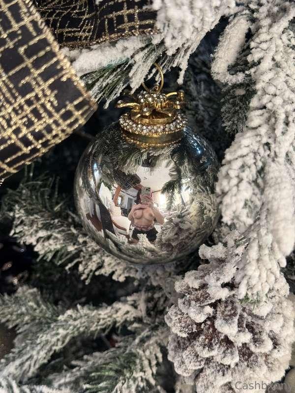 Look how pretty this ornament is 💖