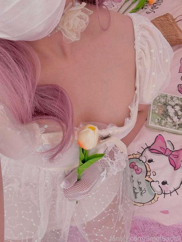 gratitude fri-YAY ˚˖𓍢ִ໋❁˚

sachi-chan feels productive &amp; confident better than ever &lt;33 and she owes it to all of her senpaiss that constantly support her through ups and downs~~

after months of feeling burnout…sachi-chan is happy to announce that she’s back with her creative flow so that means working hard to create better contents &amp;&amp; new art works!! (,,&gt;ヮ&lt;,,)!

presenting chuu my new carrd account 💞 will also be announcing new updates with my account soon after finishing my ideas so pweasee stay tuned!!!

#fyp #asian #japanese #cute #kawaii #art #coquette #18 #petite #teen
