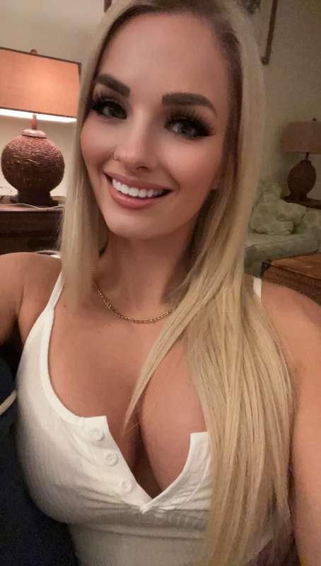 My hair appointment is tomorrow  💇🏼‍♀️ who wants to spoil me..