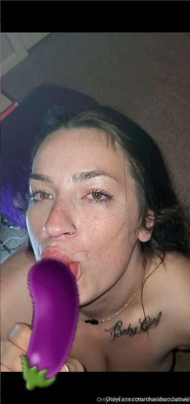 You can see the full 6 minute video with facial on my paid p..