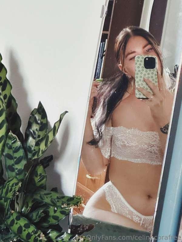 celinecorafree image #0