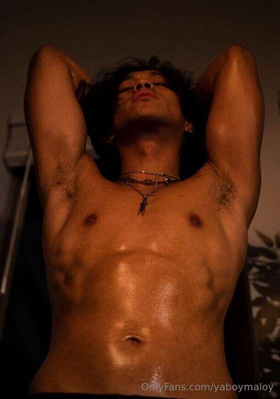 Could you help me wipe my sweat 💦💦