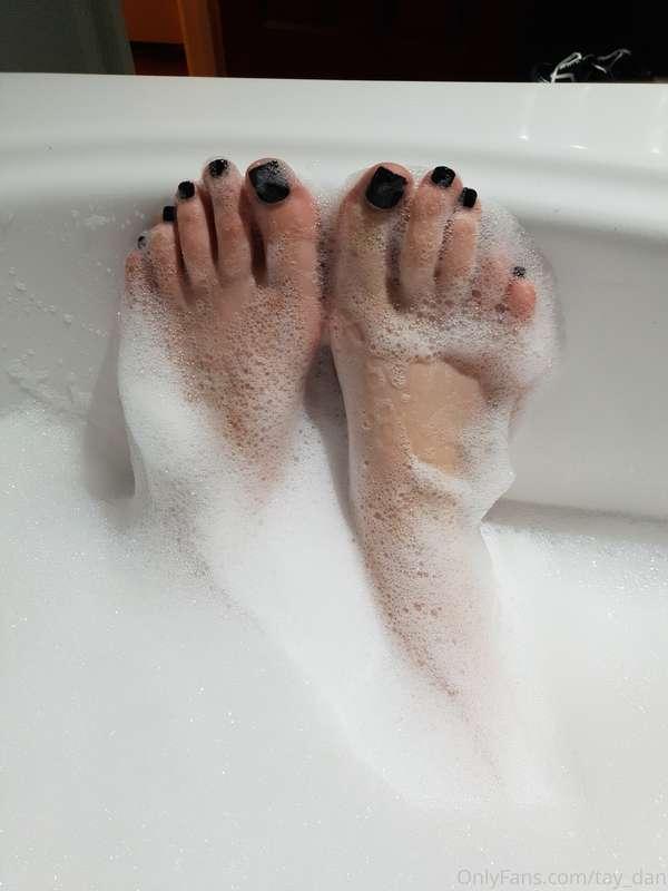 This is for all you feet people 😜