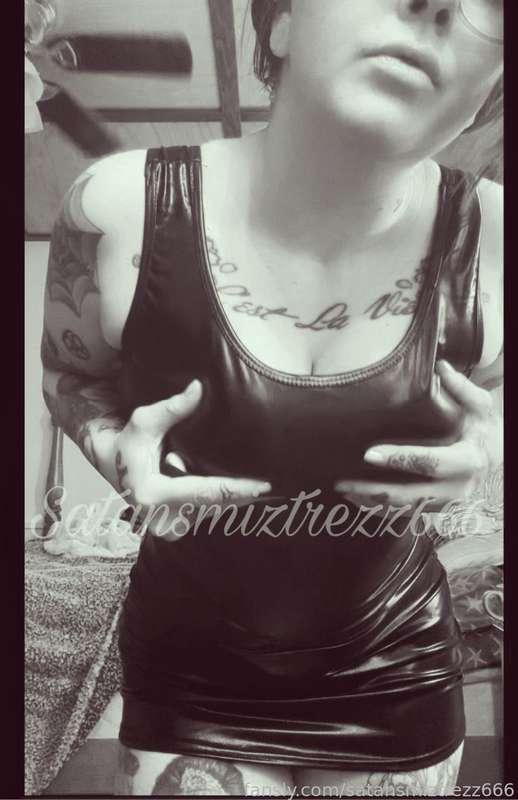 You'll never get enough of my teasing 🤣

#fyp #femdom #tpe #domme #mistress #fetish #humiliation #humiliatrix #tattooed #domination #kink #bdsm #custom #sph #cfnm #strapon