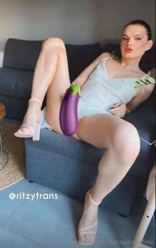 ## @RITZYTRANS 🏳️‍🌈🏳️‍⚧️ 𝒊𝒔 𝒂 𝒃𝒆𝒂𝒖𝒕𝒊𝒇𝒖𝒍 𝑻𝒔 𝒒𝒖𝒆𝒆𝒏 𝒘𝒊𝒕𝒉 𝒉𝒊𝒈𝒉 𝒔..