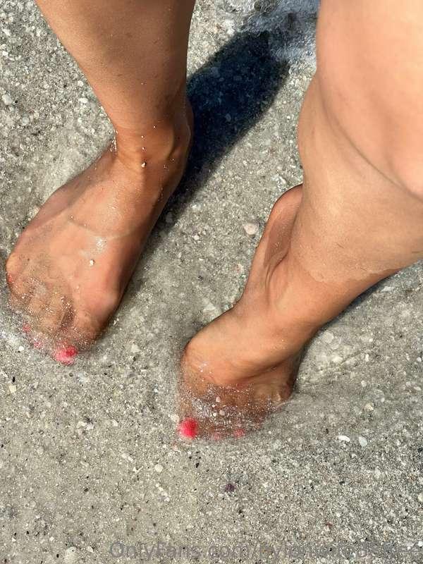 nylonsandfeet image #3