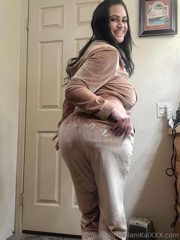 Should I pull them down ?? 😘