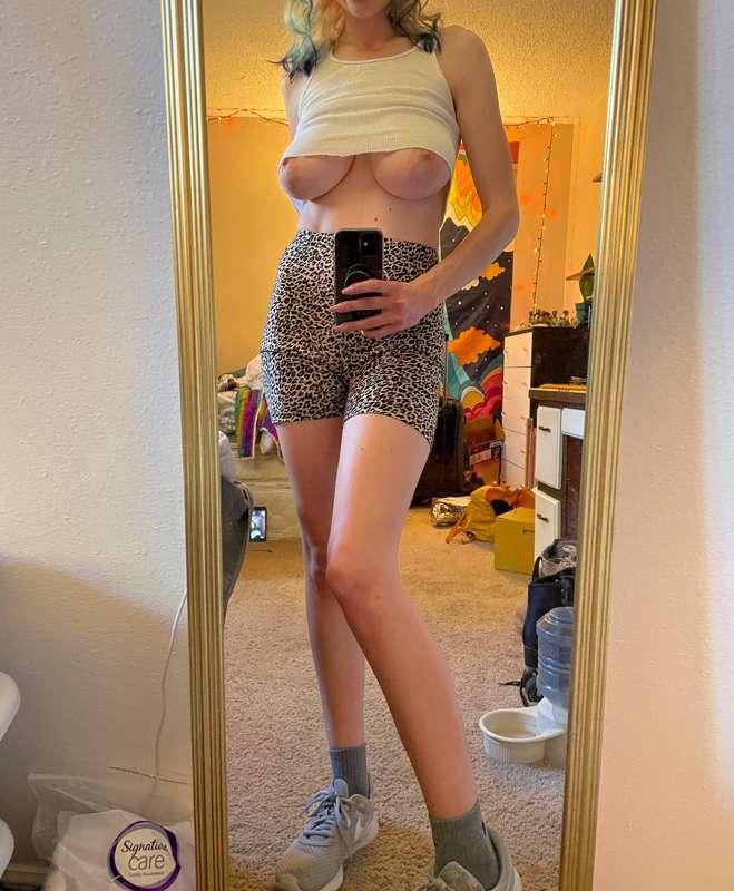 peek a boob