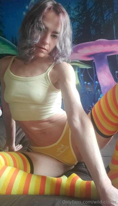 Could use something hard...and suggestions 🤔 💋