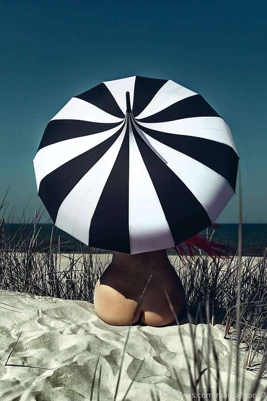 Umbrella ☂️🍑