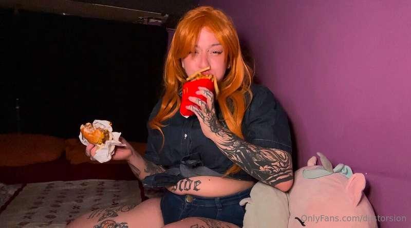 Mc Waifu 🍔🍟🔥✨Stuffing - Belly fetish - Burps ✨