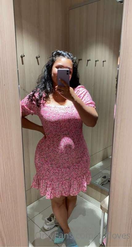 Curvy and beautiful. 💕🌸