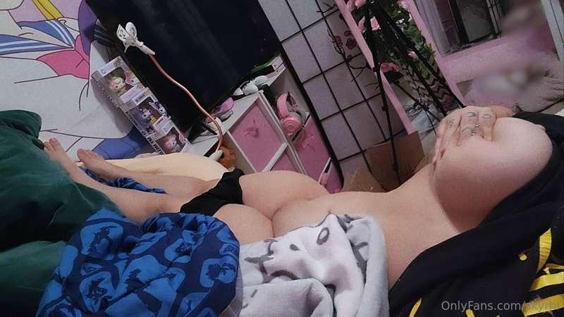 So sleepy 😴 Would you take off my panties while I'm sleeping..